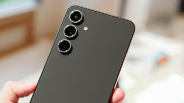 Samsung Galaxy S25: licenziato dipendente, ha pubblicato una foto sul web