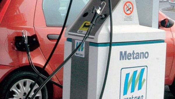 Auto a metano: l'addio sembra vicino, 0 immatricolazioni a novembre 2024