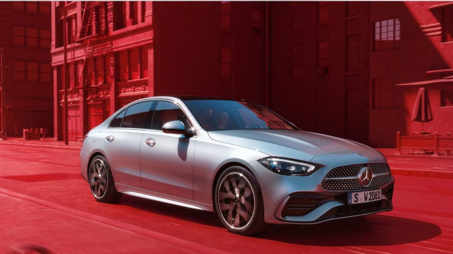 Restyling Mercedes Classe C: una rinfrescata per restare competitiva