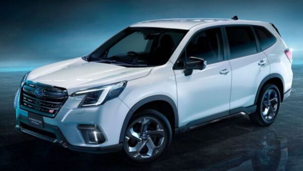 Subaru Forester Hybrid: il futuro del SUV giapponese si elettrifica