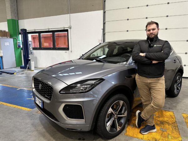 Jaguar E-Pace PHEV - immagine 22 Jaguar E-Pace PHEV - immagine 22