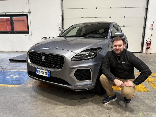 Jaguar E-Pace PHEV - immagine 21 Jaguar E-Pace PHEV - immagine 21