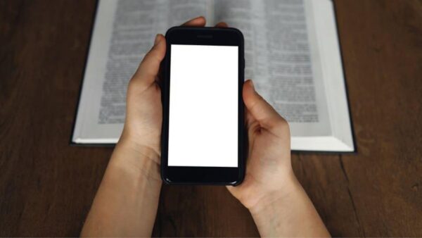 Smartphone simile ad un libro di carta