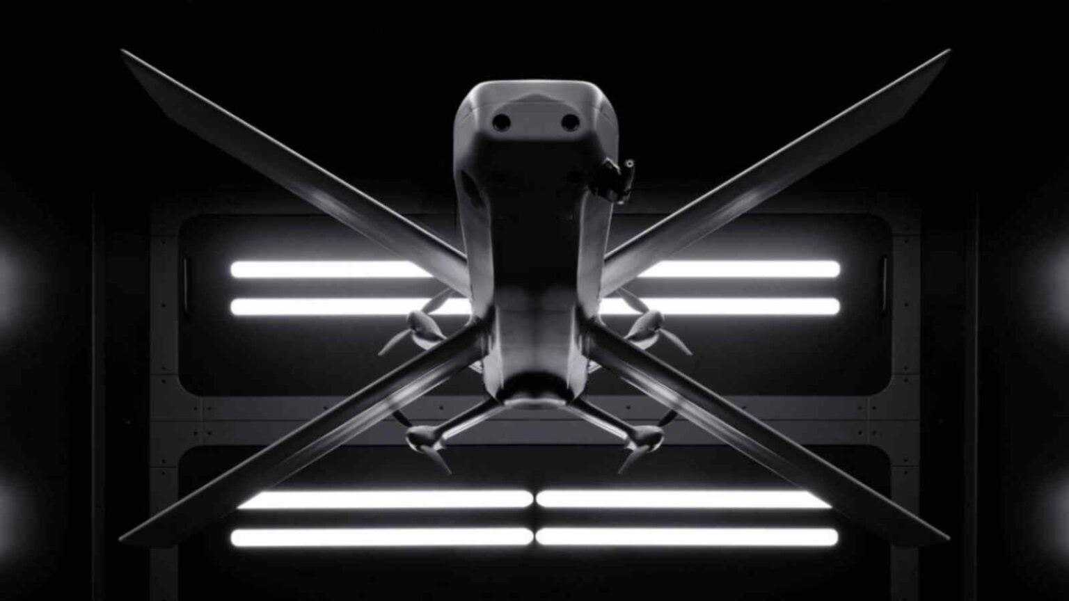 HX-2 è un nuovo, innovativo drone da battaglia, che può percorrere anche 100 km e operare in modo semi-autonomo grazie all'AI.