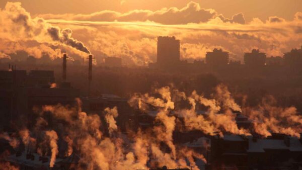 Il caldo estremo provocato dal riscaldamento globale non ha solo conseguenze sull'ambiente, ma colpisce anche i lavoratori e l'economia.
