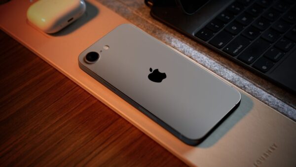 iPhone 16E competerà con i Pixel e i Galaxy ma anche con iPhone 16: le specifiche