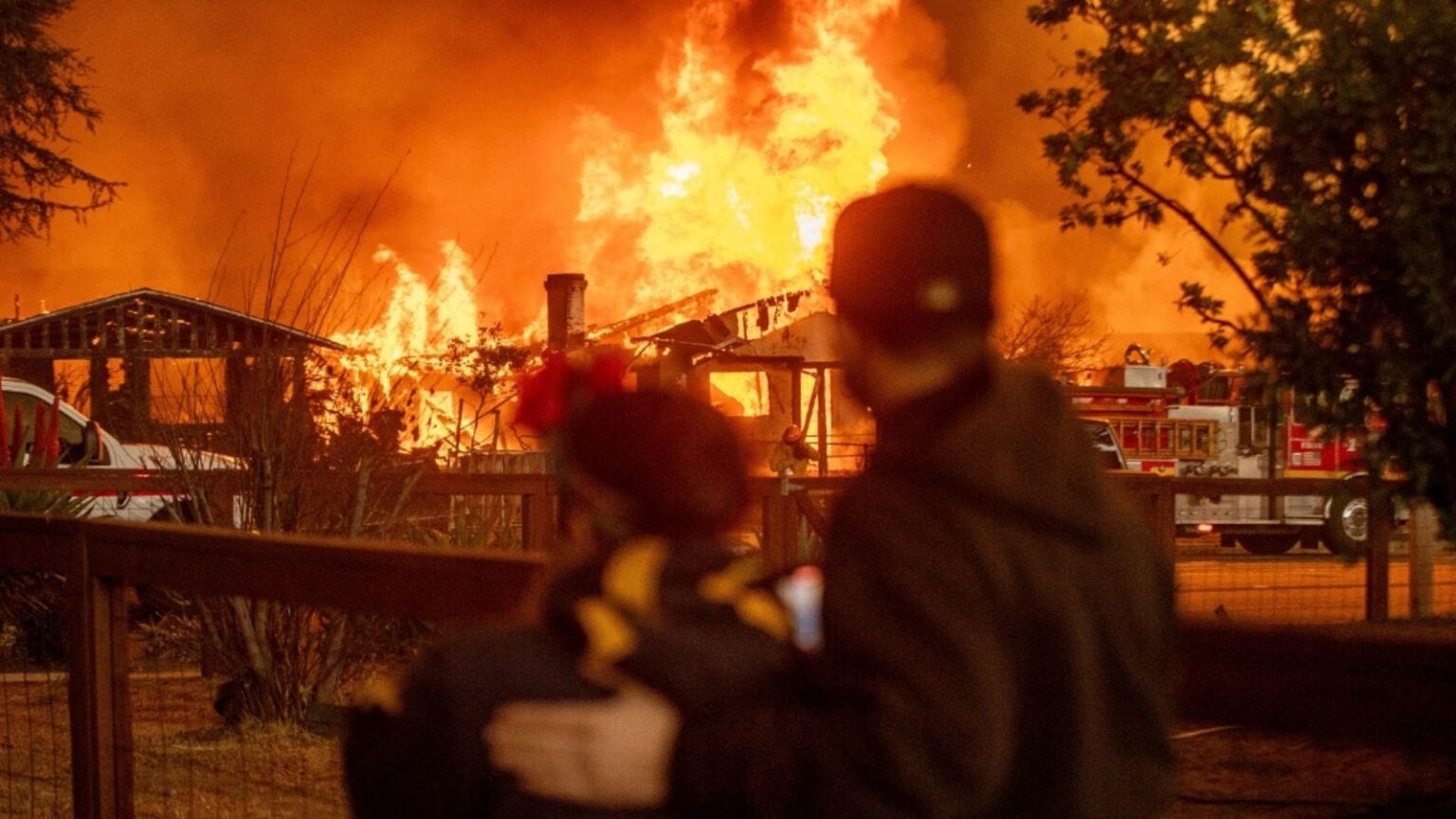 Incendi Los Angeles: laser spaziali ed altre fake news tra le cause, così si fa disinformazione