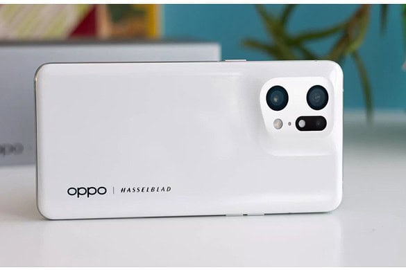OPPO Find N5 porta la ricarica wireless sui pieghevoli