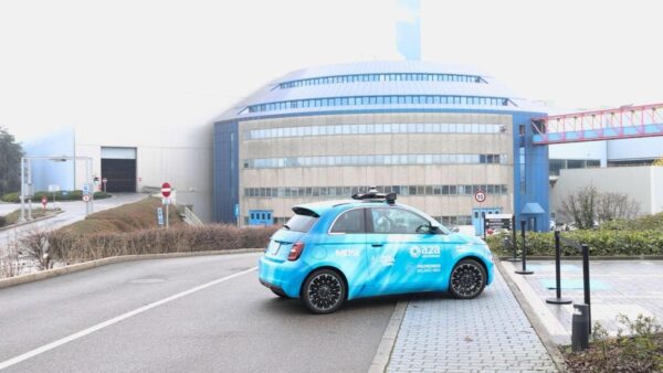 Guida autonoma: il car sharing senza pilota in test a Brescia con le FIAT 500