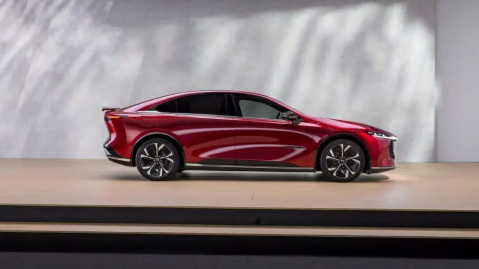 Mazda6e: l’elettrica premium rivoluzionerà la mobilità in Europa