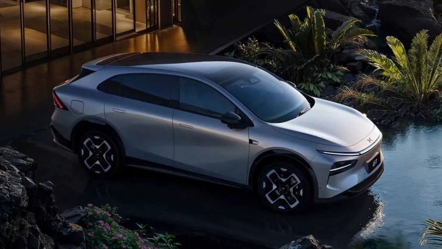Xpeng G7: il nuovo SUV sfida la Tesla Model Y