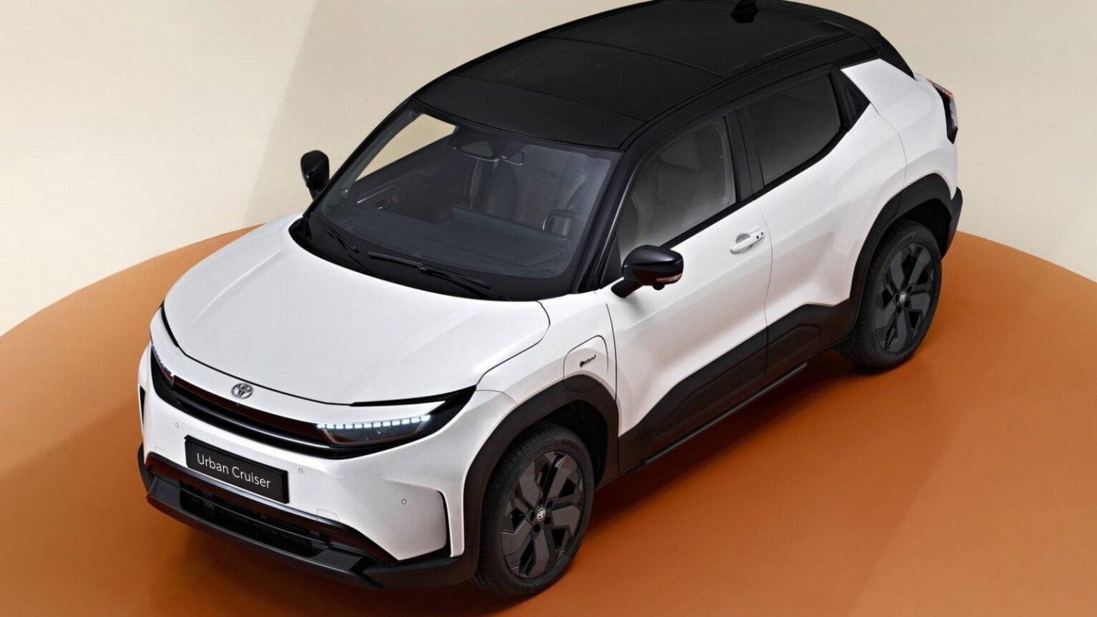 Toyota Urban Cruiser: il B-SUV elettrico che sa come farsi notare