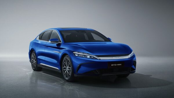 BYD Han L: prestazioni top per la nuova elettrica e plug-in ibrida