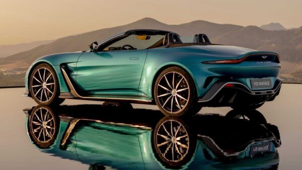 Aston Martin Vantage Roadster: lusso e grandiosa potenza