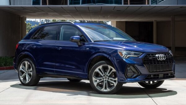 Nuova Audi Q3 2025: l'ultimo SUV con motore a benzina?