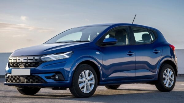 Dacia Sandero diventa elettrica: la rivoluzione in arrivo nel 2027