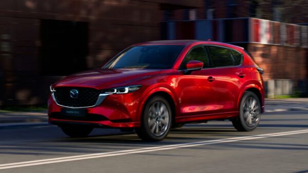 Mazda CX-5: il SUV si rinnova con la terza generazione