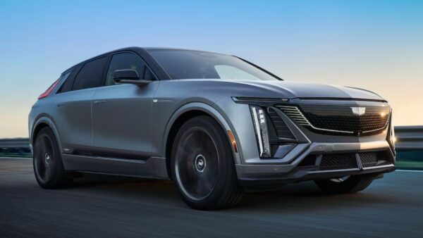 Cadillac Lyriq-V 2026: lusso e potenza elettrica per il futuro