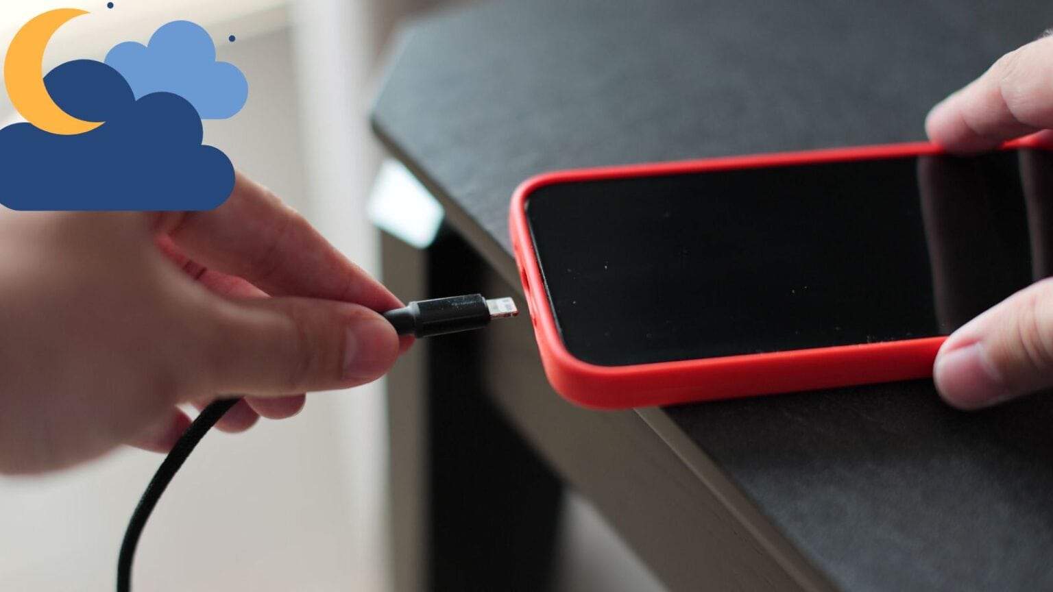 Ricaricare la batteria del proprio smartphone di notte potrebbe essere pericoloso