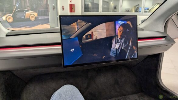 Tesla Cybercab (1)