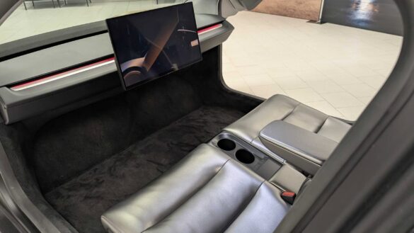 Tesla Cybercab (8)