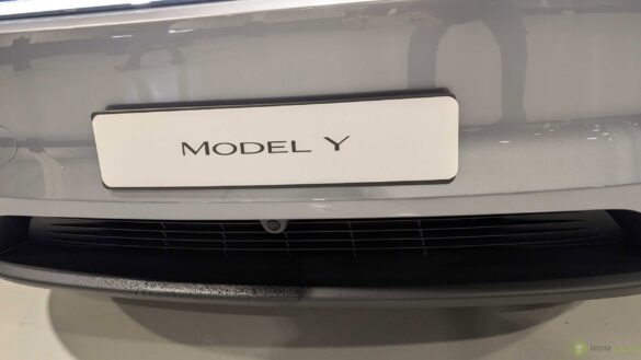 Tesla Model Y 2025 (3)