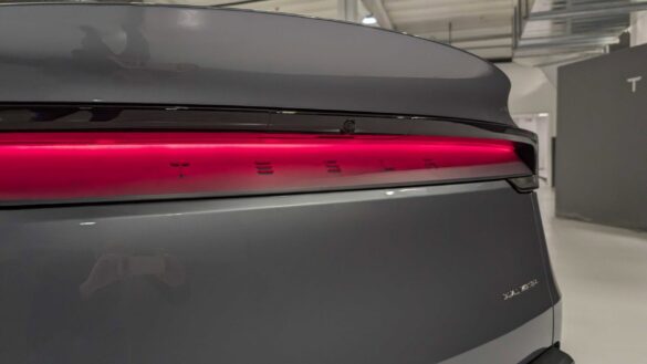 Tesla Model Y 2025 (6)