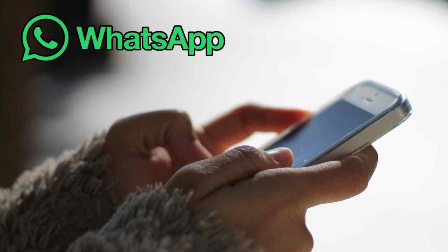 Una docente denuncia il sovraccarico di notifiche su WhatsApp per motivi lavorativi, sollevando il tema del diritto alla disconnessione.