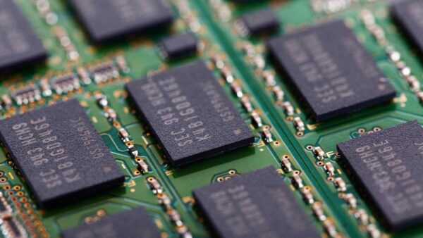 Il MIT ha sviluppato una tecnologia che usa impulsi di luce per controllare i materiali magnetici, aprendo nuove prospettive per le memorie.