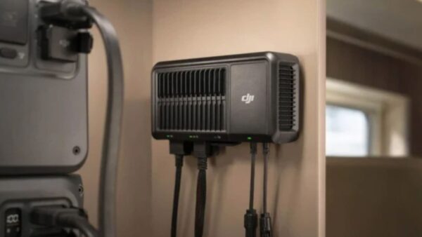 DJI lancia nuovi caricabatterie per power station e auto