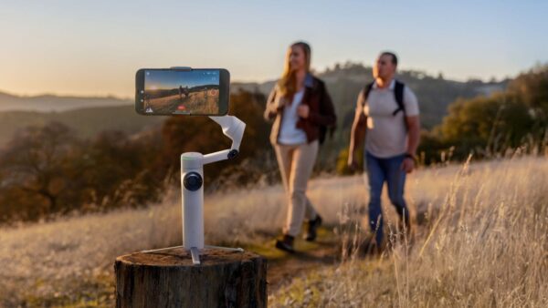 Insta360 Flow 2 Pro è ufficiale: ecco il nuovo stabilizzatore per smartphone