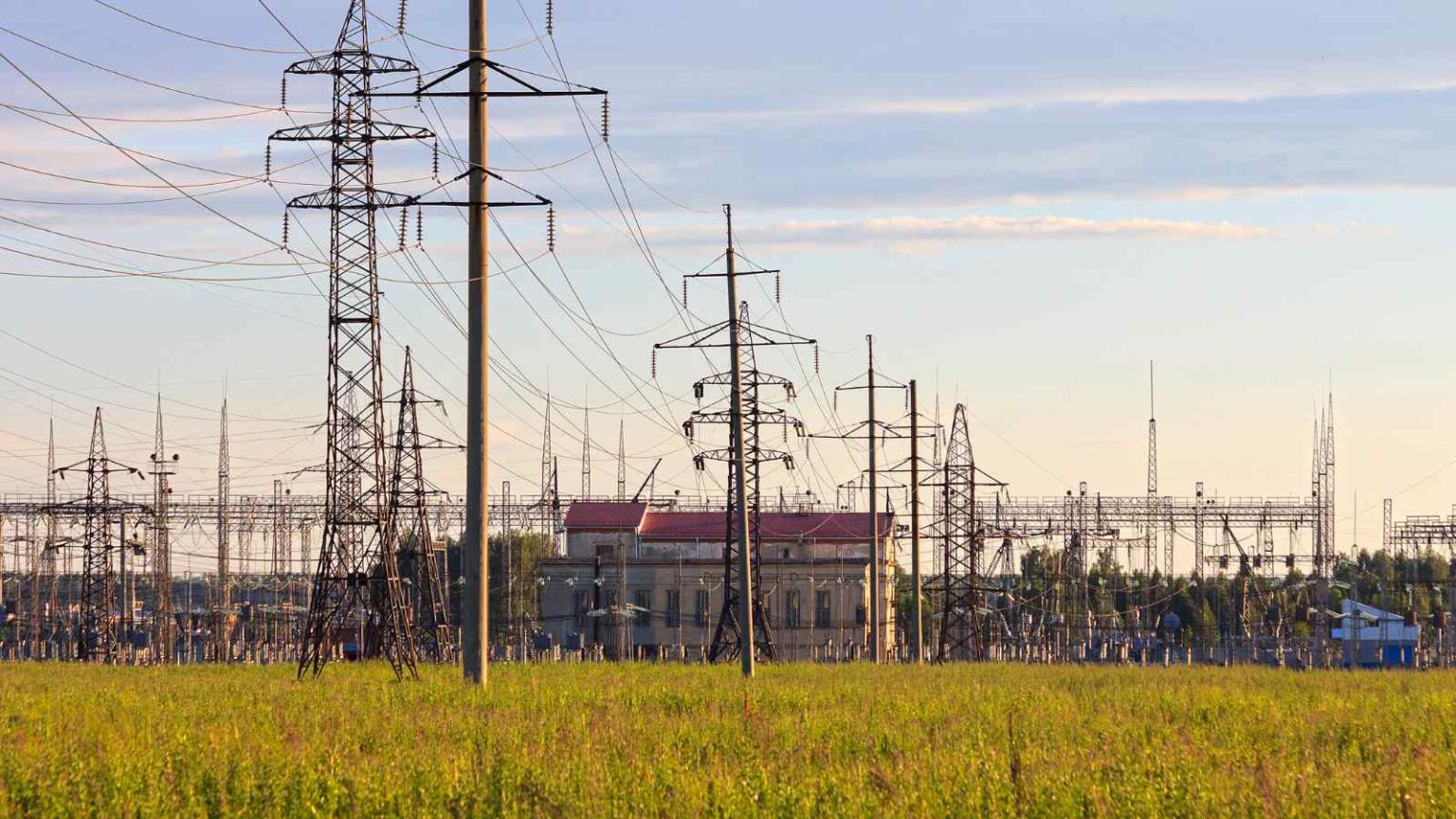 Una vulnerabilità nelle reti elettriche europee, causata dal sistema Radio Ripple Control, potrebbe provocare blackout su larga scala.