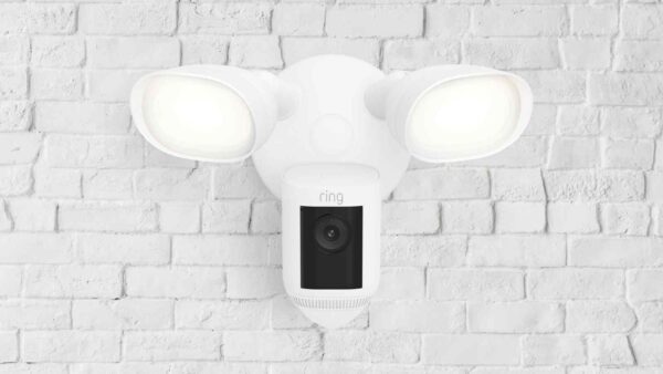 Ring migliora la sicurezza domestica con video 2K e la nuova funzione di rilevamento veicoli, offrendo maggiore precisione e protezione.