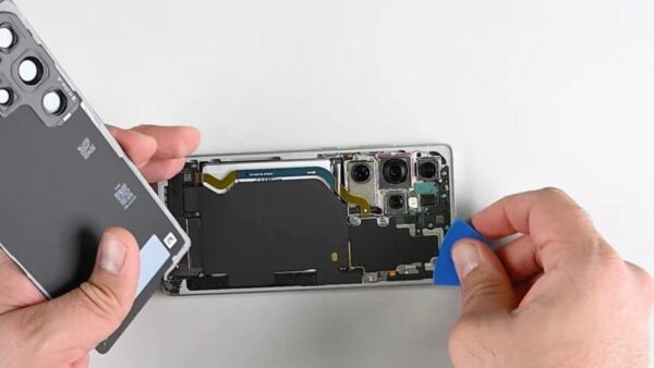 Samsung Galaxy S25 Ultra è semplice da riparare ma vince iPhone 16 Pro