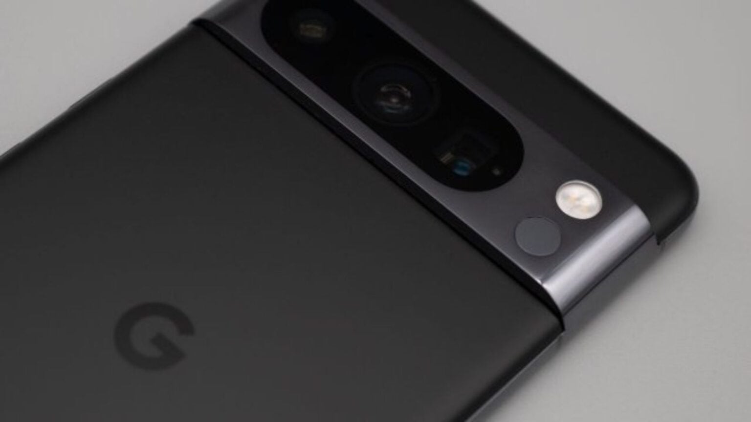 Google Pixel: arriva la funzione che rileva le truffe in chiamate e messaggi