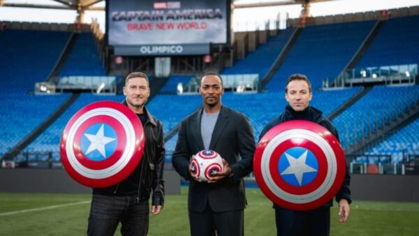 Captain America: Brave New World arriva al cinema ma prima incontra Totti e Del Piero
