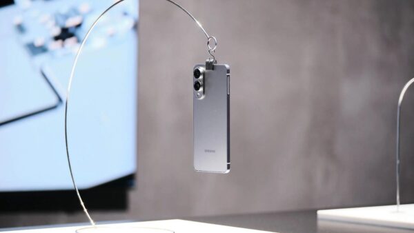 Samsung Galaxy S25 Edge: conferme per un lancio in primavera e scheda tecnica