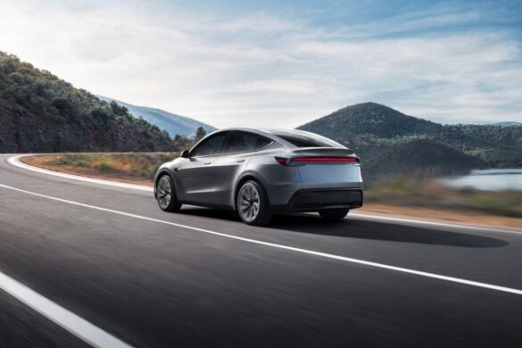 Tesla amplia l’offerta per la Model Y: ci sono nuove varianti in Italia
