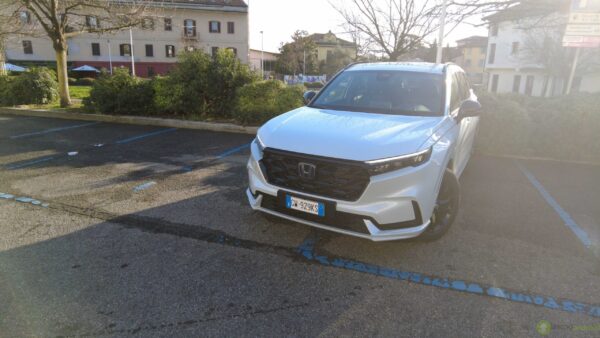 Honda CR-V Plug-In Hybrid 2024 - immagine 18 Honda CR-V Plug-In Hybrid 2024 - immagine 18