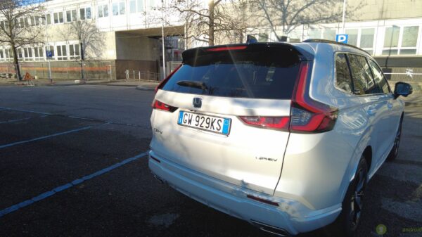 Honda CR-V Plug-In Hybrid 2024 - immagine 15 Honda CR-V Plug-In Hybrid 2024 - immagine 15