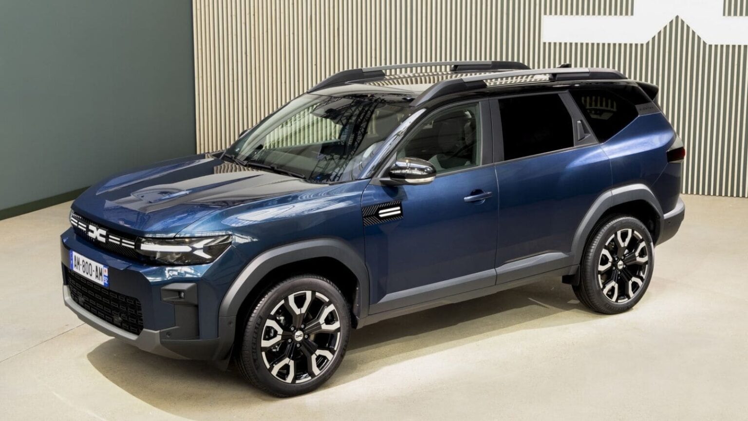 Dacia da record in Italia nel 2024: corsa in salita con la nuova Duster