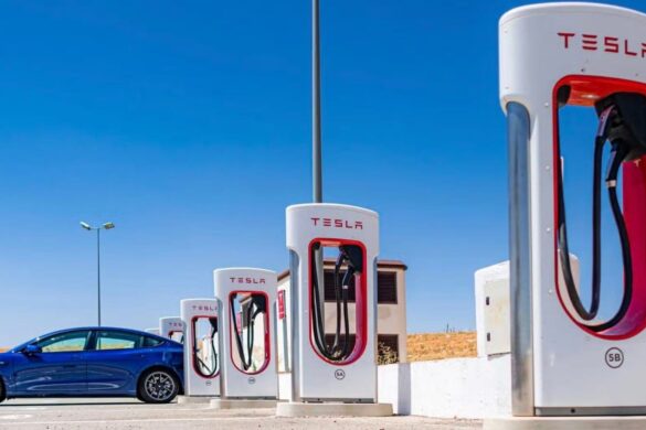 Supercharger V4 Tesla: ricarica più veloce e potenza in aumento