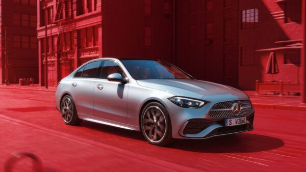 Mercedes Classe C 2026: restyling per conquistare il mercato