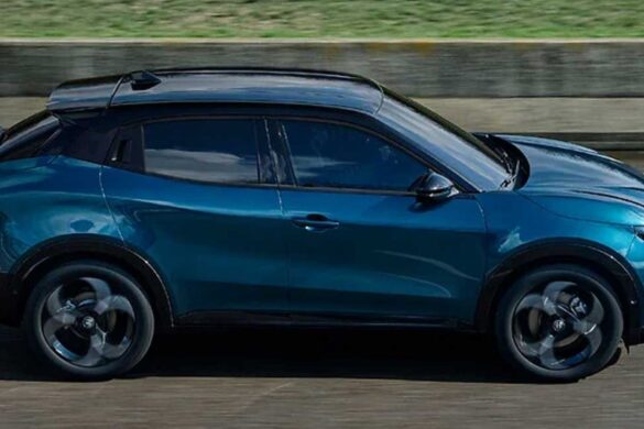 Alfa Romeo Junior Ibrida Q4: eleganza e potenza in versione 4×4