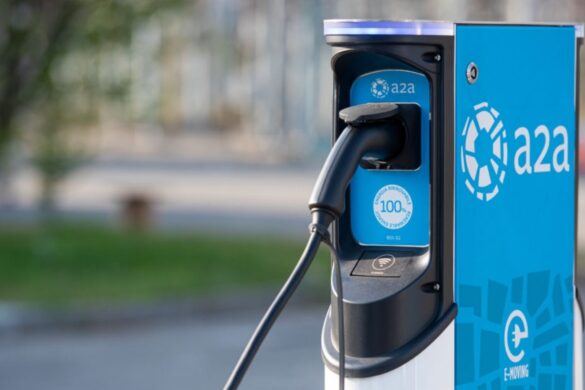 Auto elettriche: ricarica smart grazie a lampioni e colonnine A2A