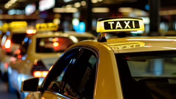 Taxi vs NCC: la battaglia per la liberalizzazione del trasporto