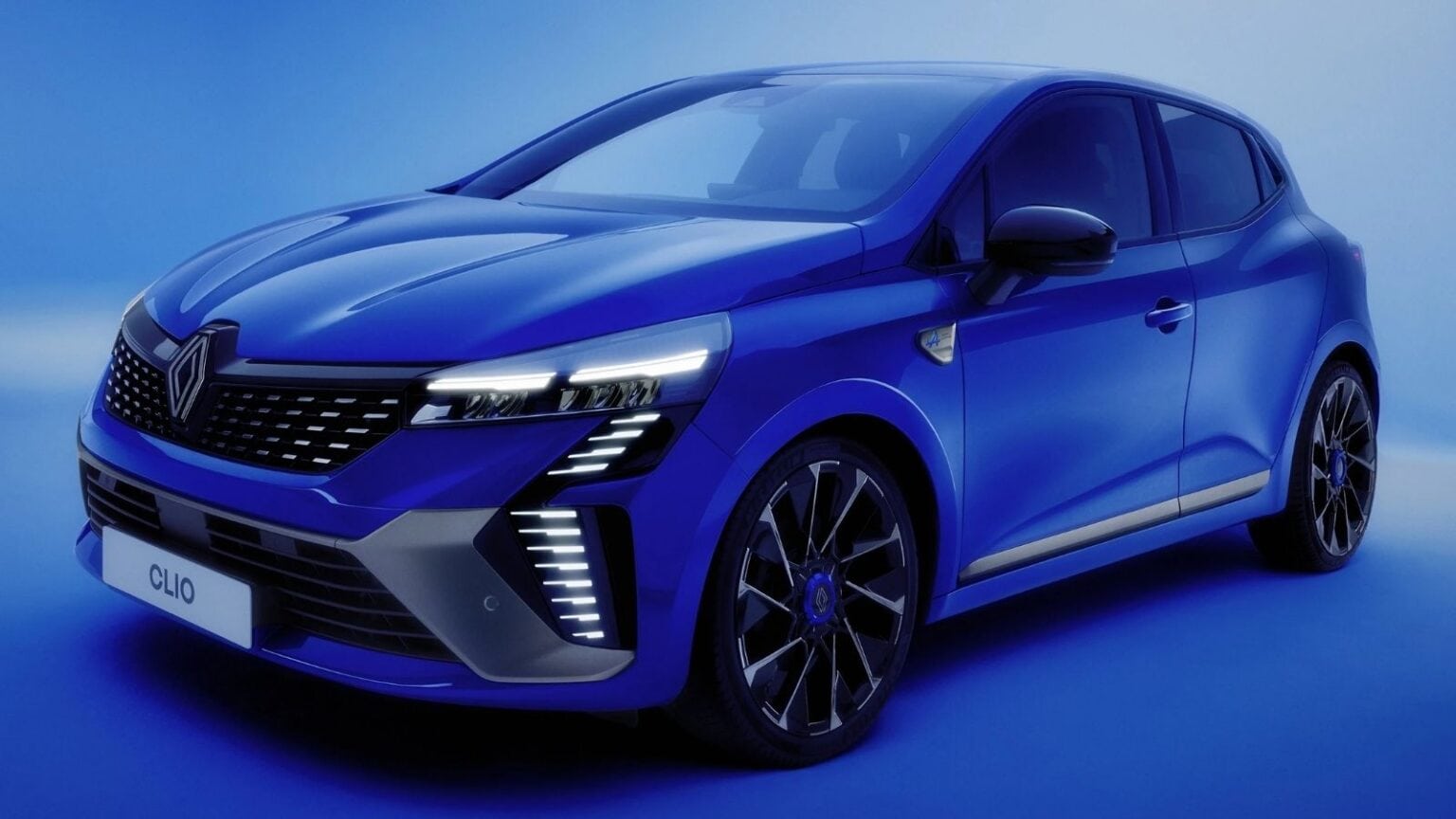 Renault Clio 2026: cambiano stile e motori, ma non c'è l'elettrico