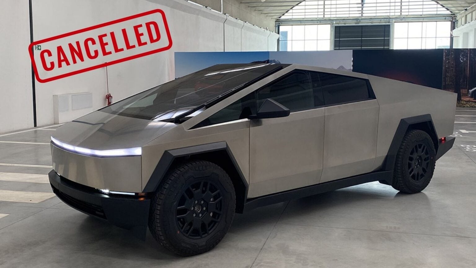 Tesla: il Governo Usa blocca la maxi commessa da 400 milioni