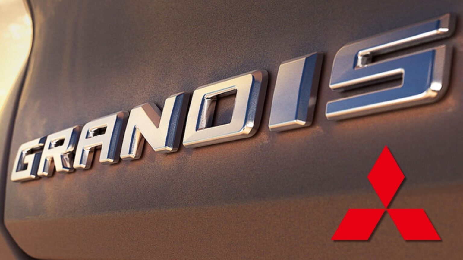 Mitsubishi Grandis: la leggenda diventa ibrida e si trasforma in SUV