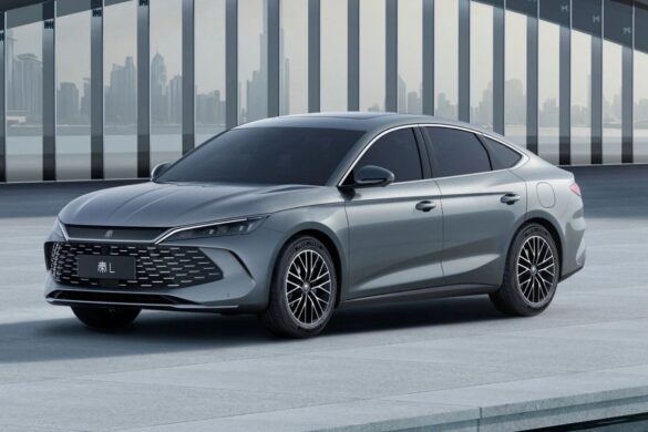 BYD lancia la Qin L EV: la berlina elettrica per le nuove generazioni